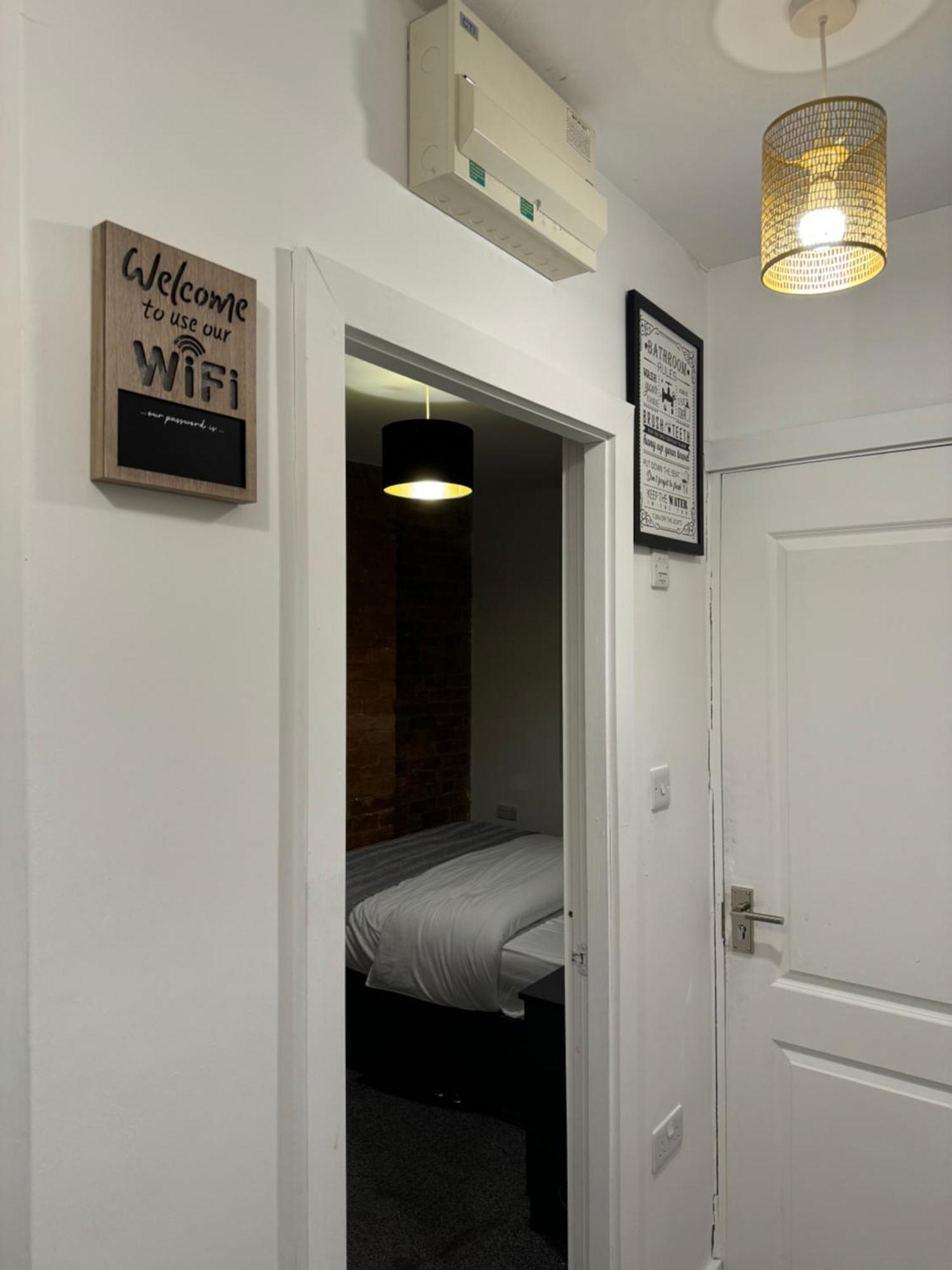 Icon Residencia Apartment Manchester Exterior photo